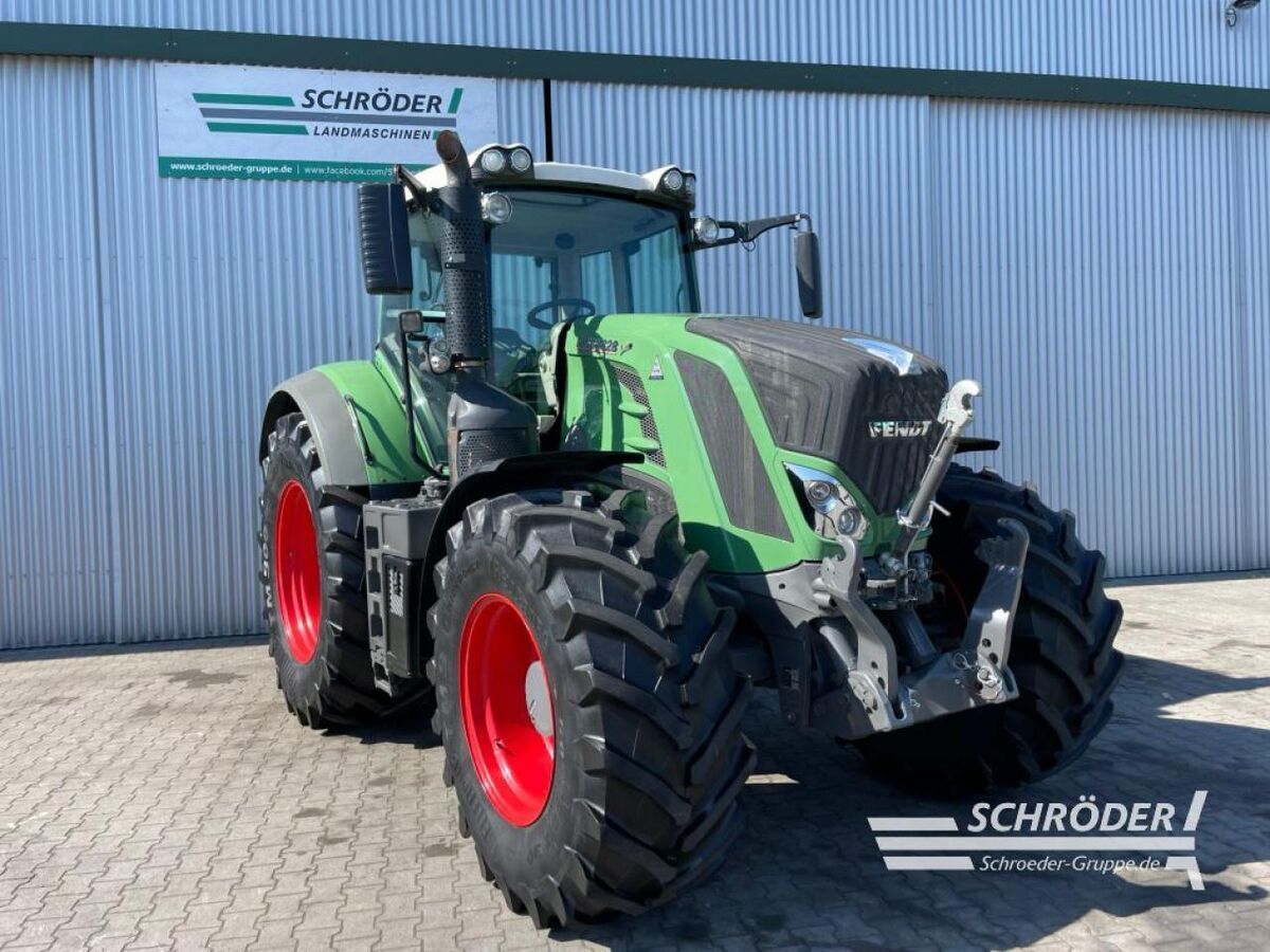 E-FARM: Fendt 828 Vario Profi - Traktor - id AKK1E1J - 81.885 € - Baujahr: 2015 - Abgelesene Motorstunden: 5.364,Motorleistung (PS): 279,Deutschland