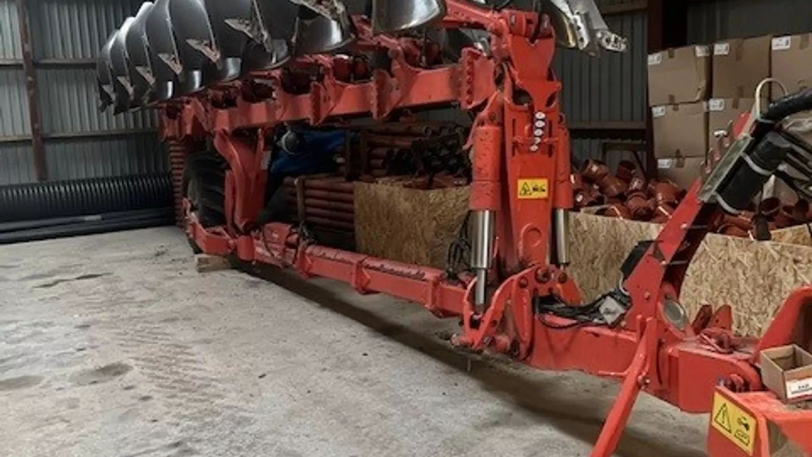 Kuhn 8 furet vari-leader Charrue 26 098 €