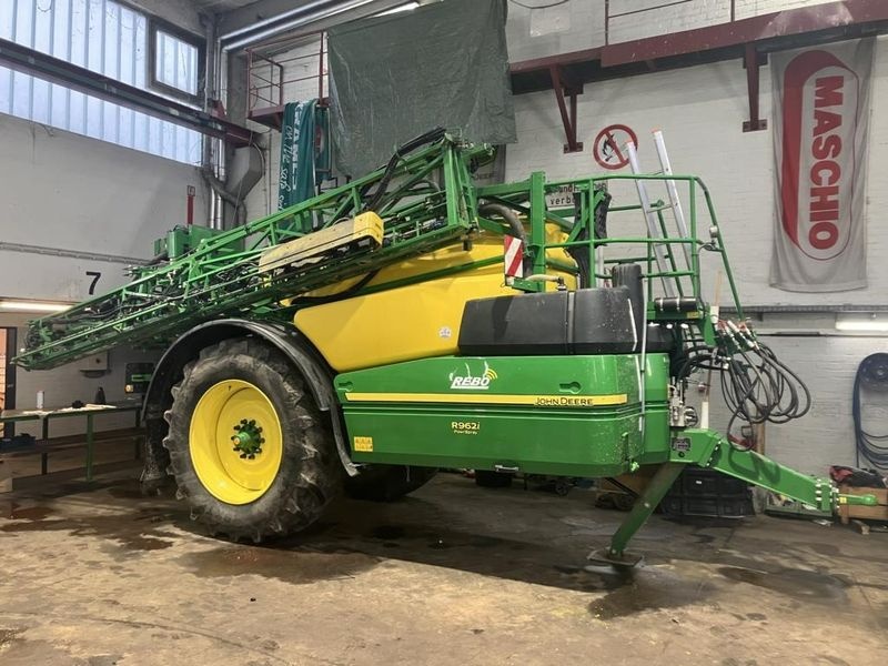 John Deere R 962 i sprayers €98,000