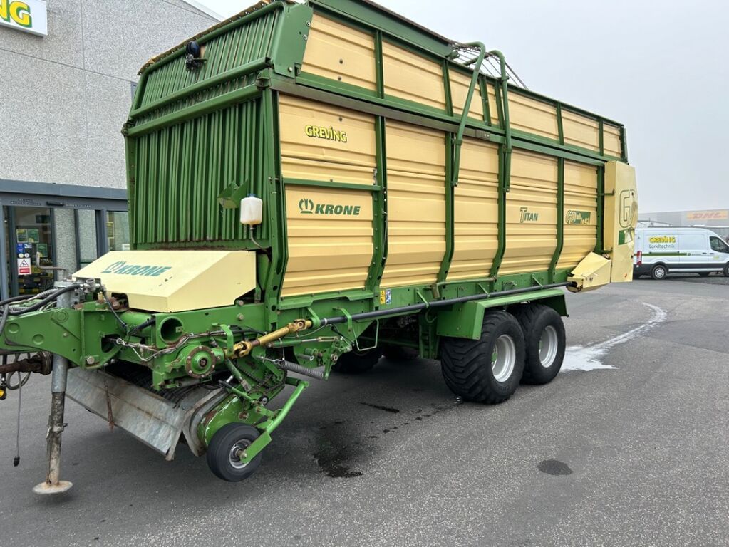 E-FARM: Krone titan all in 42 gd - Udstyr til grønthøster, øvrige - id E7DAQRC - 9.500 € - Produktionsår: 2001 - Tyskland