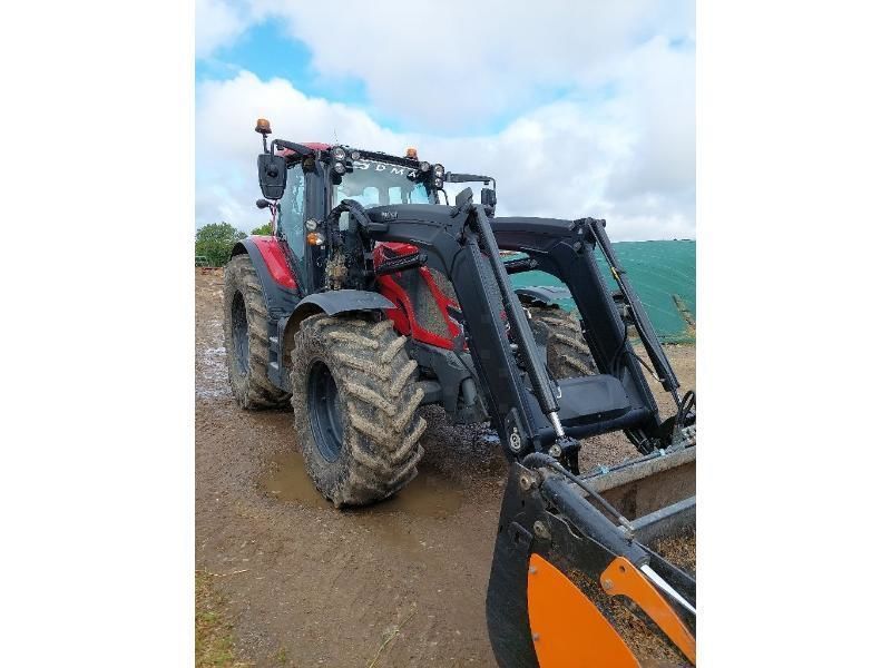 E-FARM: Valtra N155 - Tractor - id HMCGHVZ - €85,000 - Year of construction: 2022 - Engine hours: 3,250,Engine power (HP): 145,France