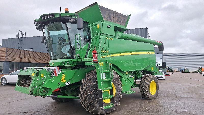 John Deere T 660 HM Combine harvester €275,000