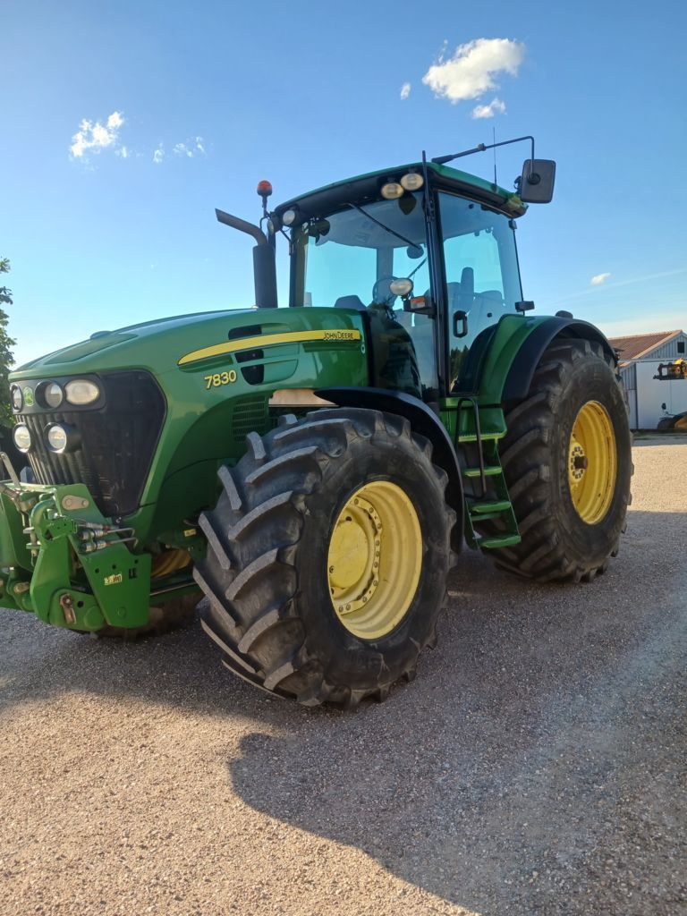 John Deere 7830 Traktor