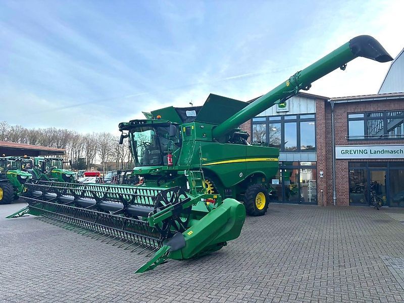 John Deere S 780 Combine harvester €335,000