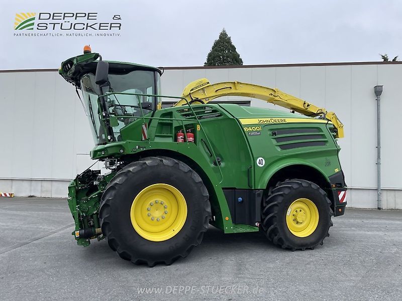 John Deere 8400 Self propelled forage harvester €367,000
