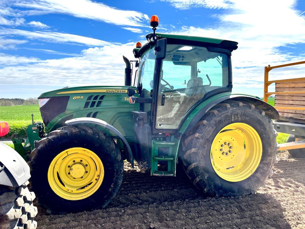 John Deere 6115 R Traktor 52 000 €