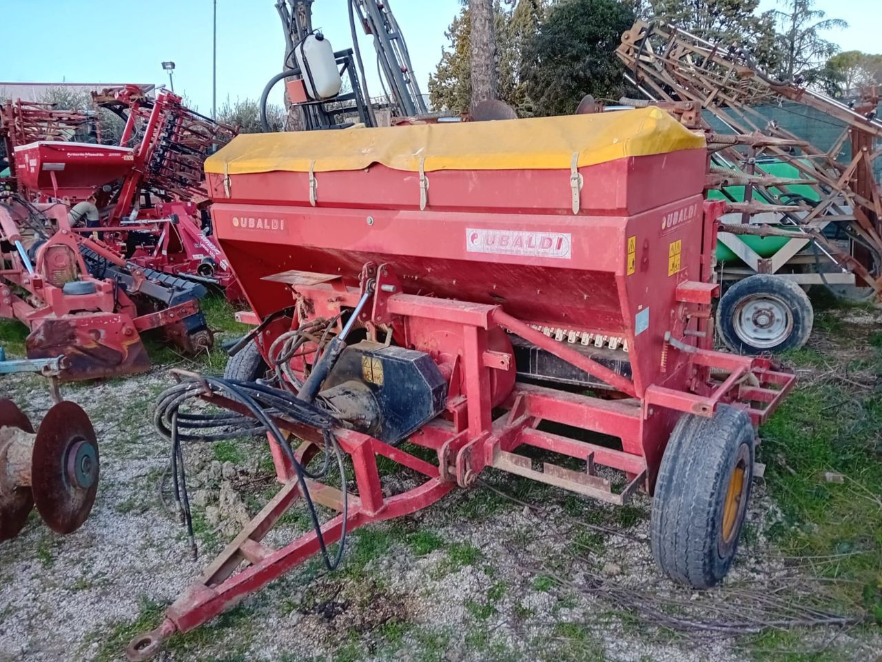 E-FARM: Ubaldi pneumasem l 360 - Drillmaschine - id 1PE34EP - 4.500 € - Baujahr: 2001 - Italien