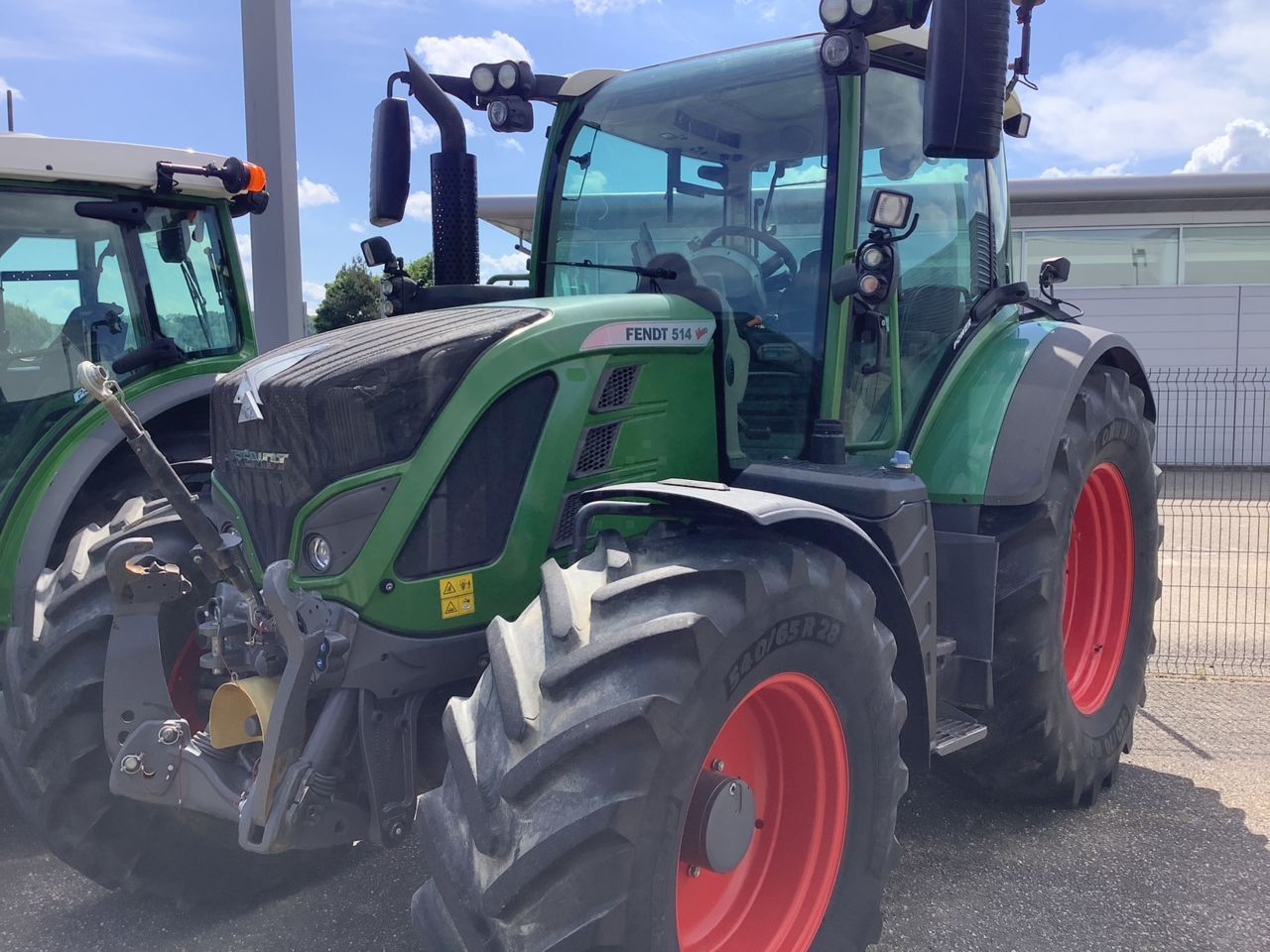E-FARM: Fendt 514 Vario - Traktor - id REECLB1 - 82.000 € - Produktionsår: 2017 - Motortimer: 2.650,Motoreffekt (HP): 140,Frankrig