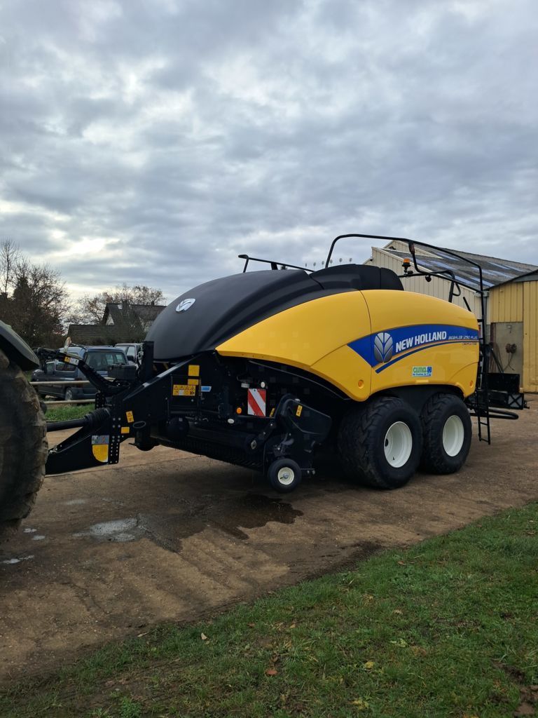 New Holland BB 1290 Plus Baler €75,000