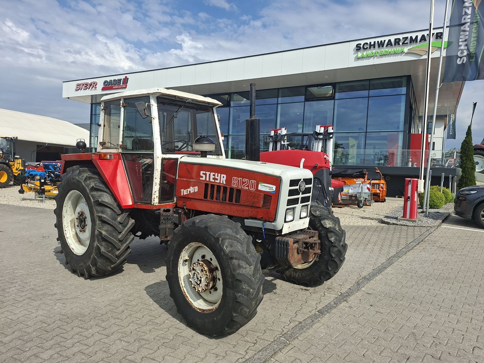 Steyr 8120 a Traktor 16 900 €
