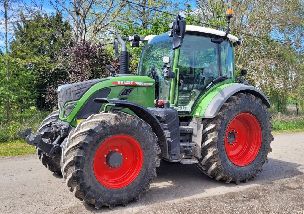 E-FARM: Fendt 516 Vario PowerPlus - Tracteur - id KCNWAVH - 124 000 € - Année: 2022 - Lecture du nombre d'heure: 1 500,Puissance du moteur (chevaux): 1 660,France