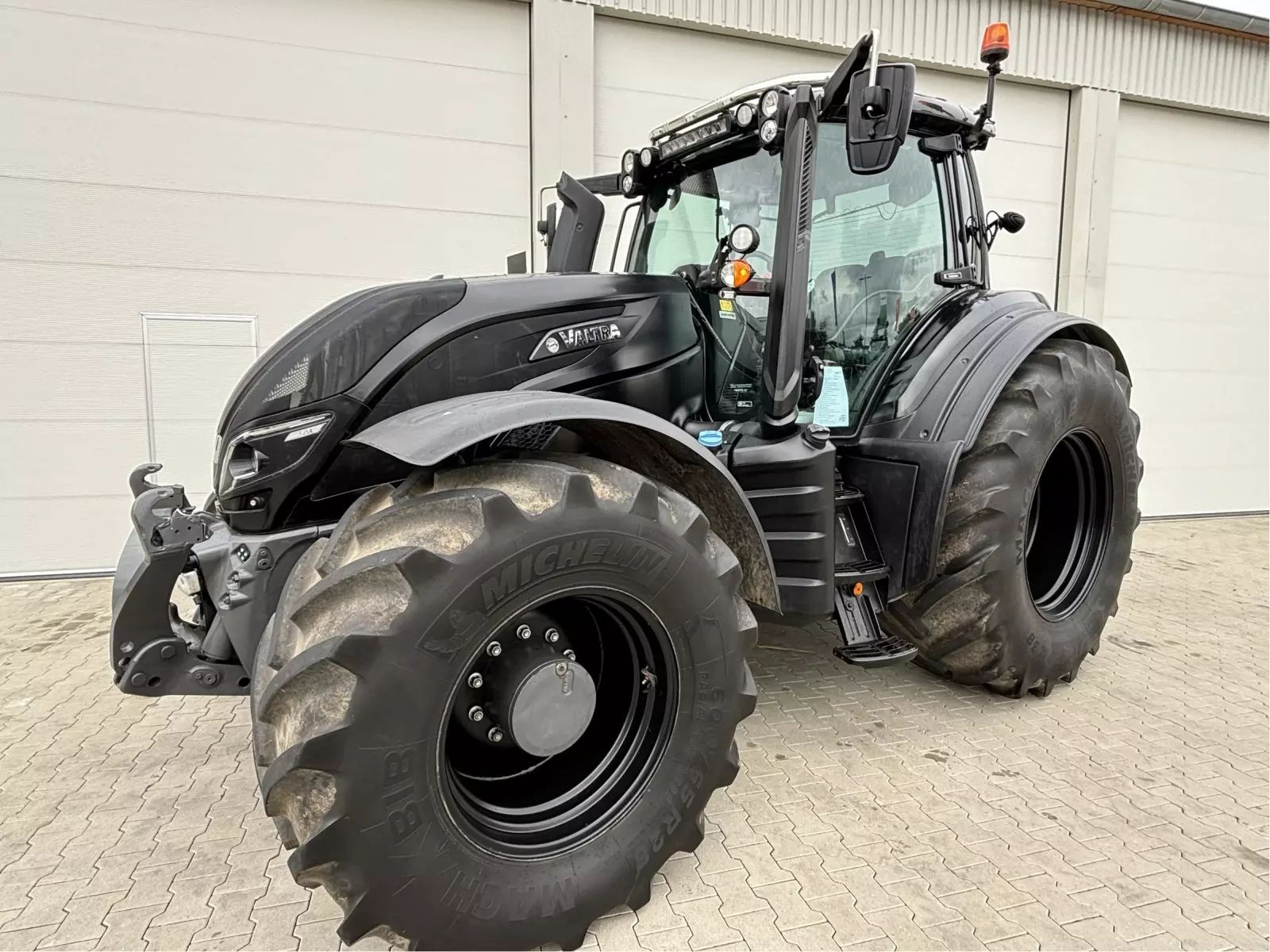 E-FARM: Valtra T254 - Tractor - id TTAMXCZ - 116.000 € - Año: 2020 - Horas: 2775,Potencia del motor: 250,Alemania