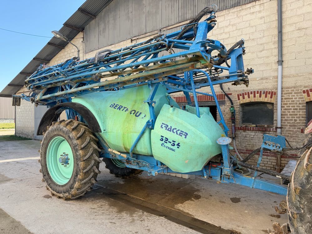 Berthoud tracker 32-34 Pulvérisateur 46 000 €