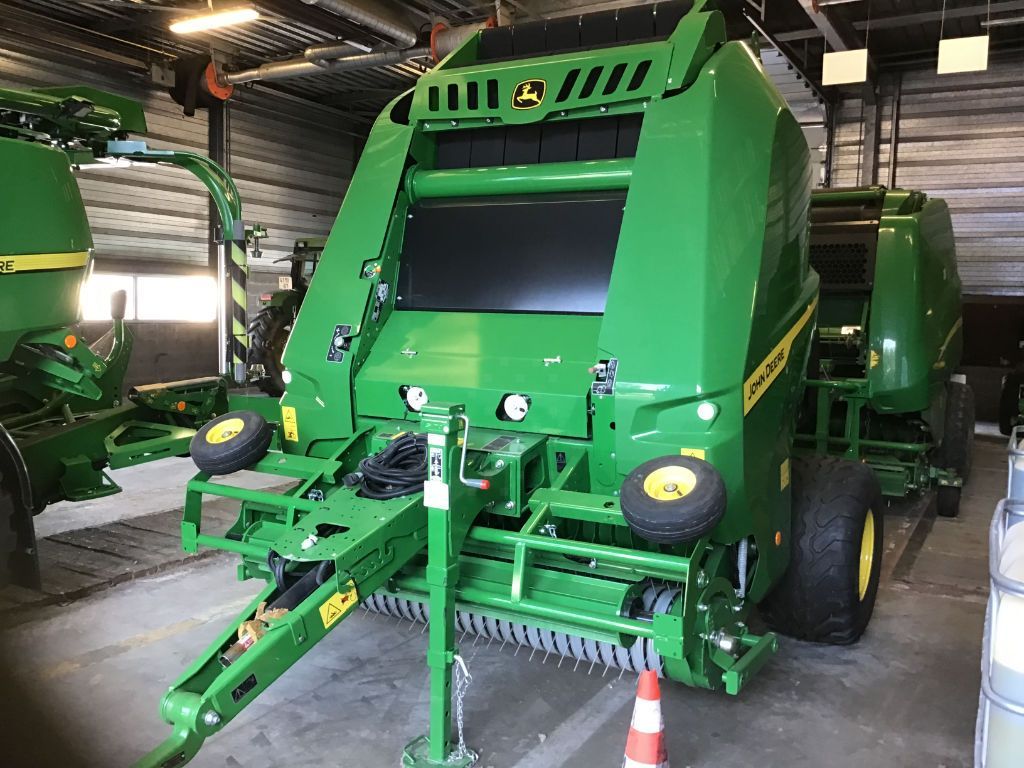 E-FARM: John Deere V461M - Presă de balotat - id XFTNTRB - Anul: 2024 - Franța