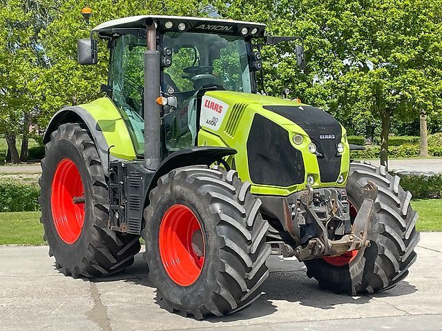 Claas Axion 810 Tractor €47,500