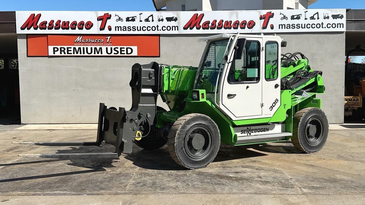 E-FARM: Sennebogen 305 4x4 - Manipulador telescópico - id KVAW6PV - 39.000 € - Año: 2009 - Horas: 6970,Italia