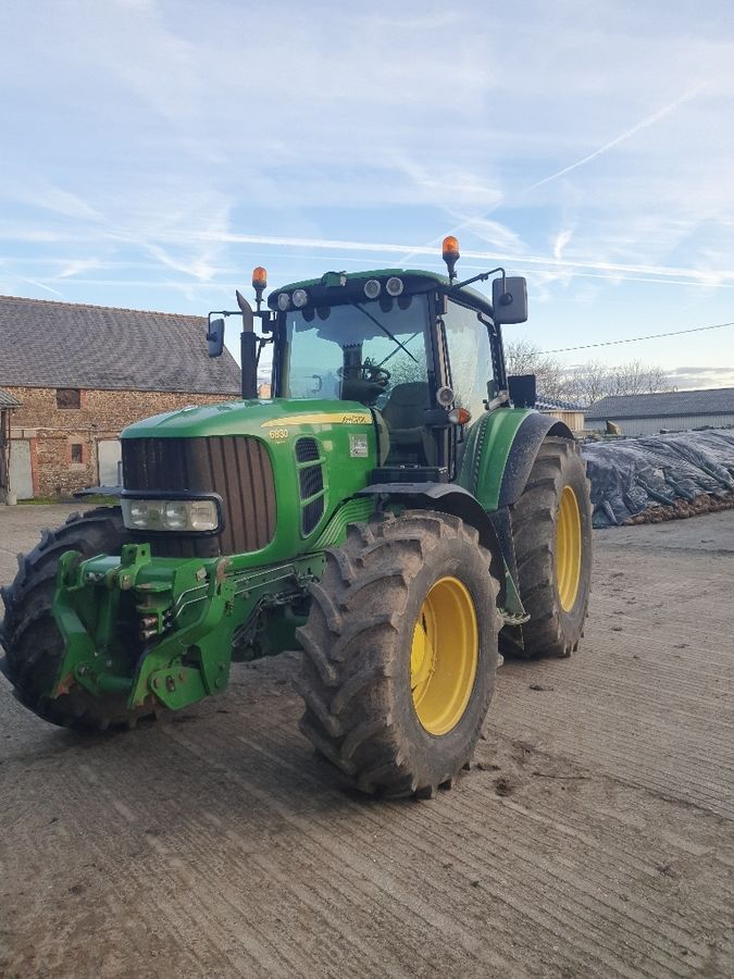 E-FARM: John Deere 6830 Premium - Tractor - id 57UAPUY - 50.000 € - Año: 2011 - Horas: 10.000,Potencia del motor: 145,Francia