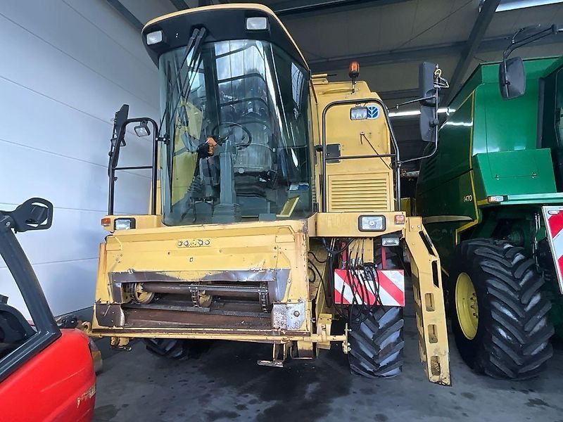 E-FARM: New Holland TX 65 Plus - Kombajn zbożowy - id 8LXBMZU - 34 862 € - Rok produkcji: 1996 - Motogodziny: 4567,Niemcy