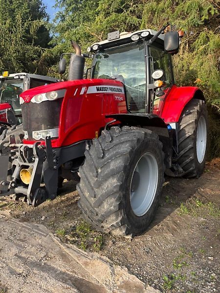 Massey Ferguson 7724 Tractor €74,000