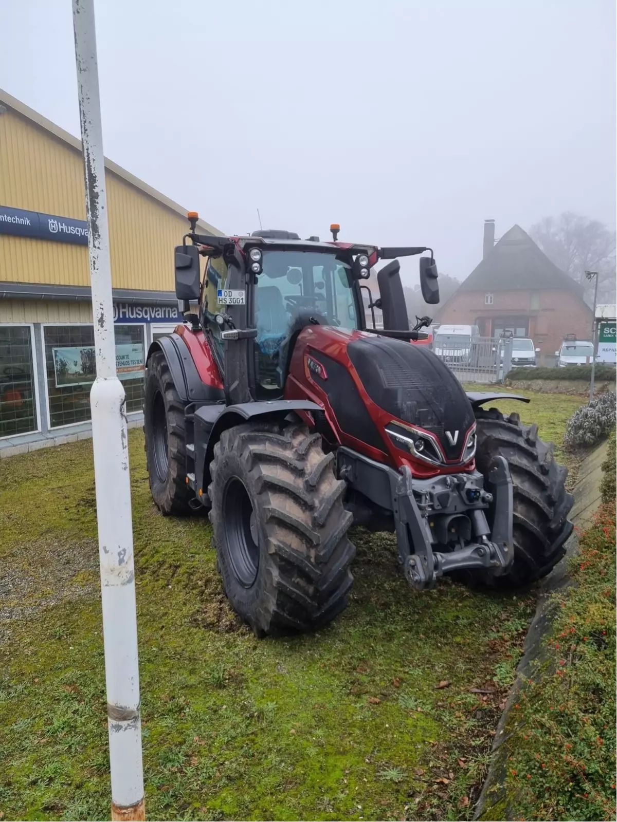 E-FARM: Valtra Q265 - Tractor - id 4I9ZSPP - €179,000 - Year of construction: 2023 - Engine hours: 550,Engine power (HP): 260,Germany