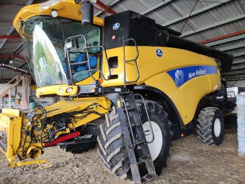 E-FARM: New Holland CX 8070 - Cosechadora - id YNCL71T - Año: 2012 - Potencia del motor: 374,Francia