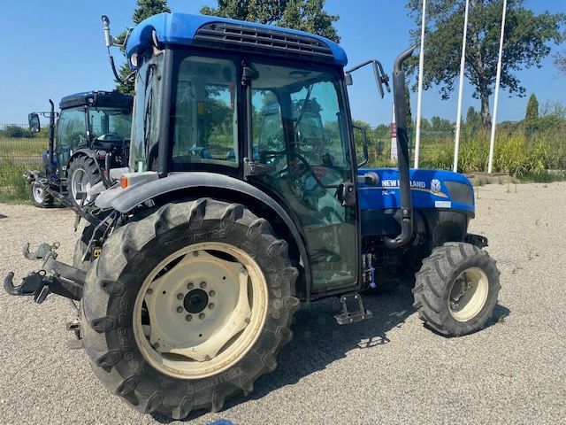 E-FARM: New Holland T4.95 - Tracteur - id MU3XDT7 - 34 900 € - Année: 2016 - Lecture du nombre d'heure: 1 895,Puissance du moteur (chevaux): 97,France
