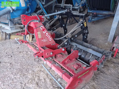 E-FARM: Kuhn Premia 250-20 MD - Drilling machine combination - id AWFAD88 - €6,200 - Year of construction: 2001 - Italy