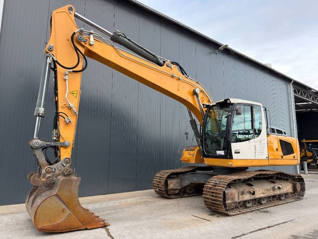 Liebherr r922 slc Crawler excavator €49,900