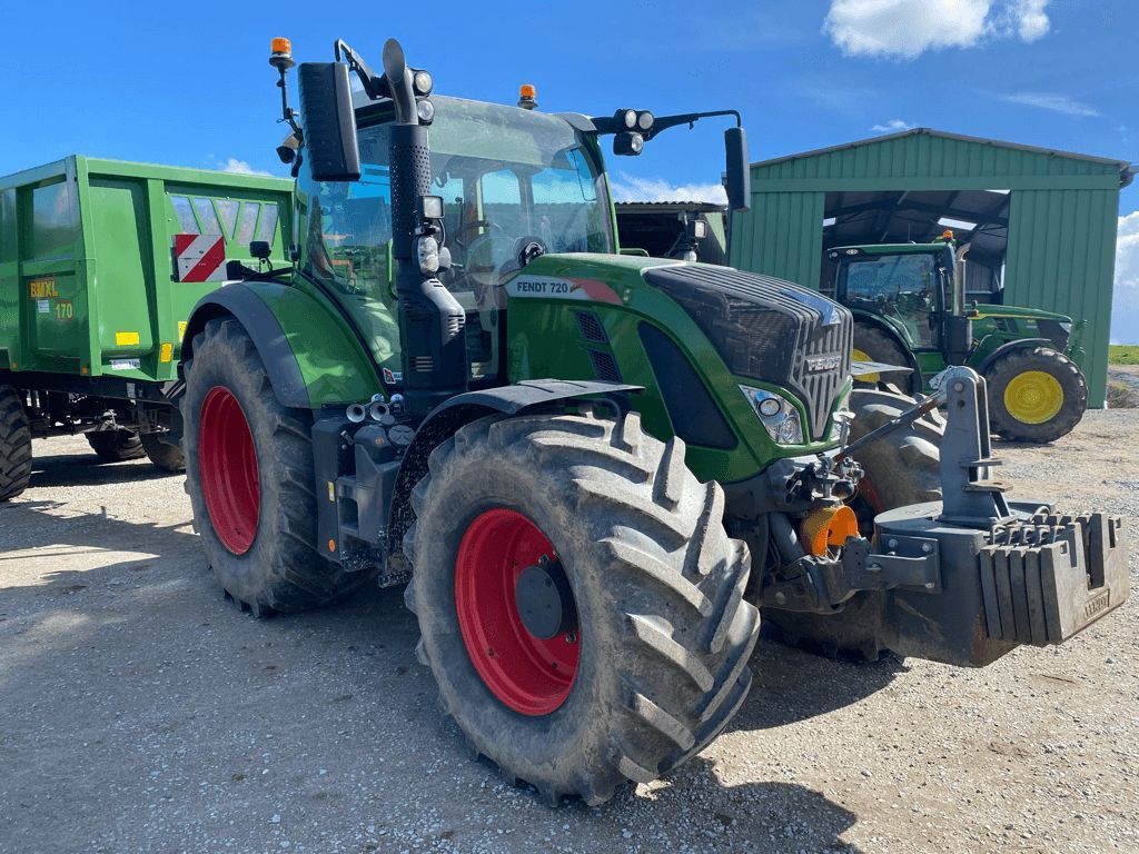 E-FARM: Fendt 720 Vario Profi - Tracteur - id NPSPSTZ - 125 000 € - Année: 2021 - Lecture du nombre d'heure: 3 100,Puissance du moteur (chevaux): 200,France