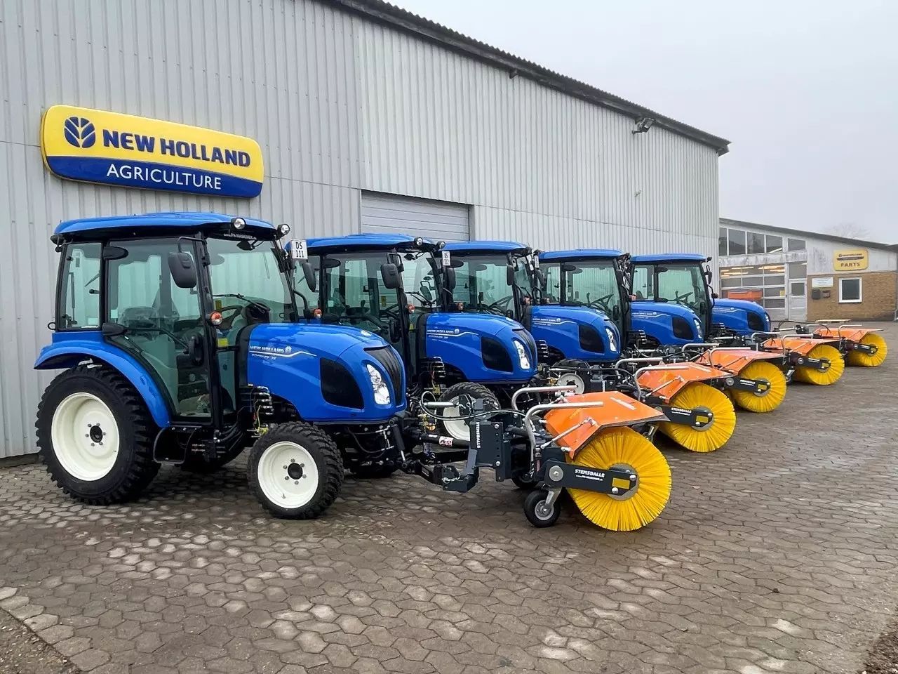 New Holland Boomer 35 Traktor