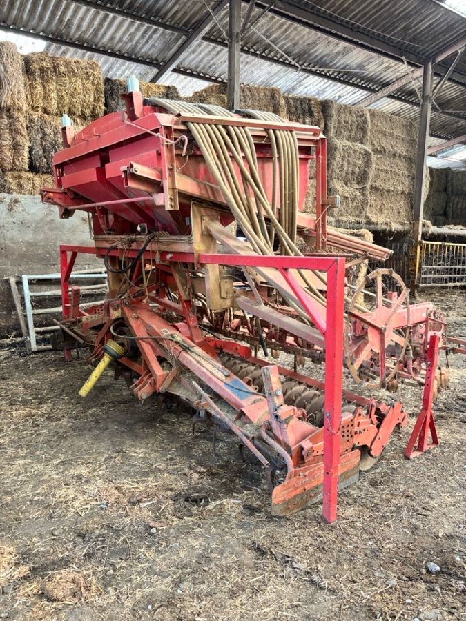 Kuhn HR 4002 + Venta AL 401 Combinación de taladradoras 5900 €