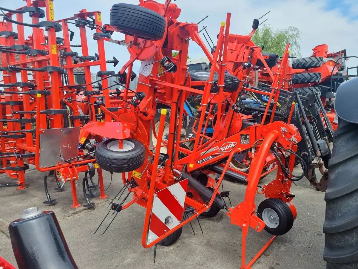 E-FARM: Kuhn GF 7902 - Kreiselheuer - id 64X4U5V - 15.417 € - Baujahr: 2023 - Österreich