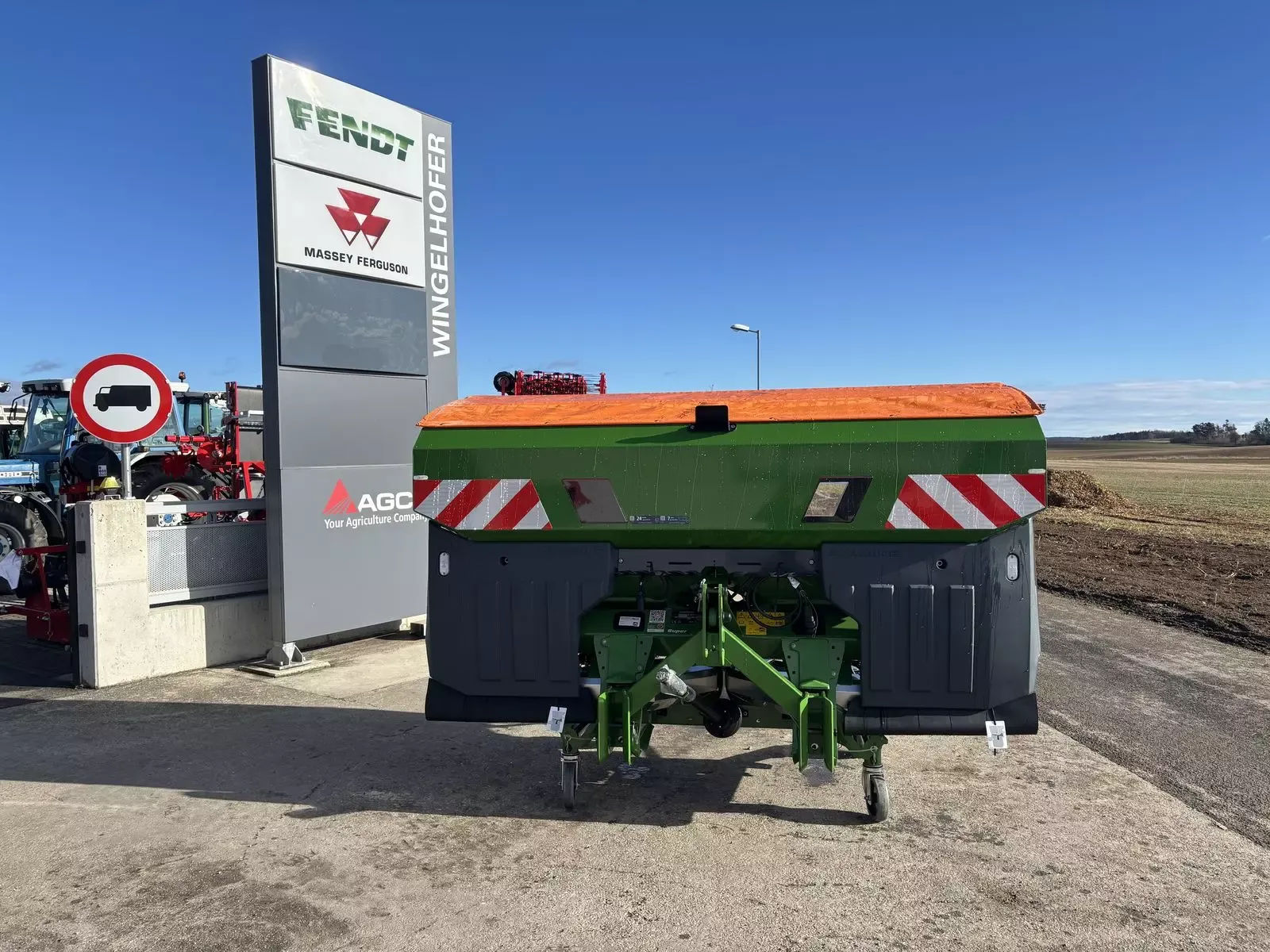E-FARM: Amazone za-v 3200 profis tronic - Esparcidor de abono - id PNRXGJL - 16.300 € - Año: 2025 - Austria