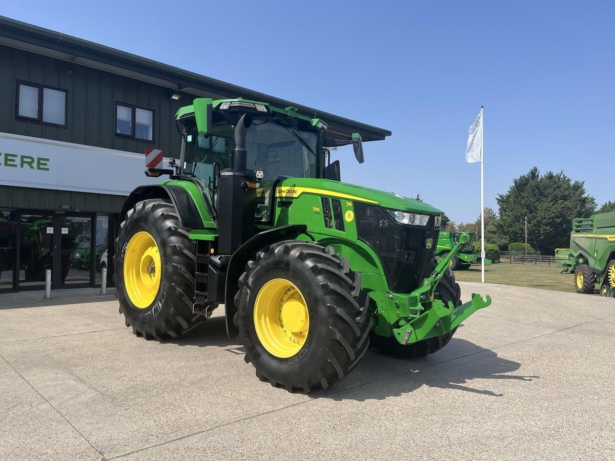 John Deere 7R 330 Traktor 190 180 €