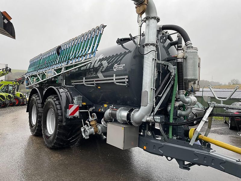 E-FARM: Kotte vt 17.300 mit bomech farmer 15m vorführer - Cisterna para estiércol - id VTVHHR3 - 153.000 € - Año: 2024 - Alemania