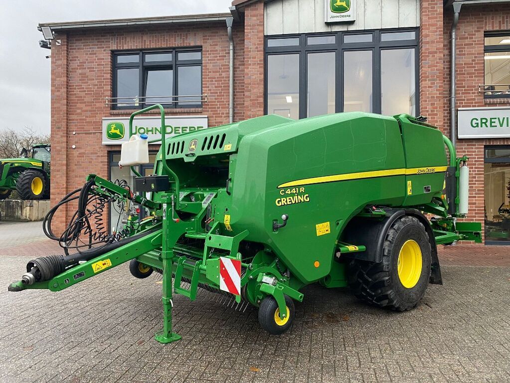 John Deere C441R Empacadora 68.500 €