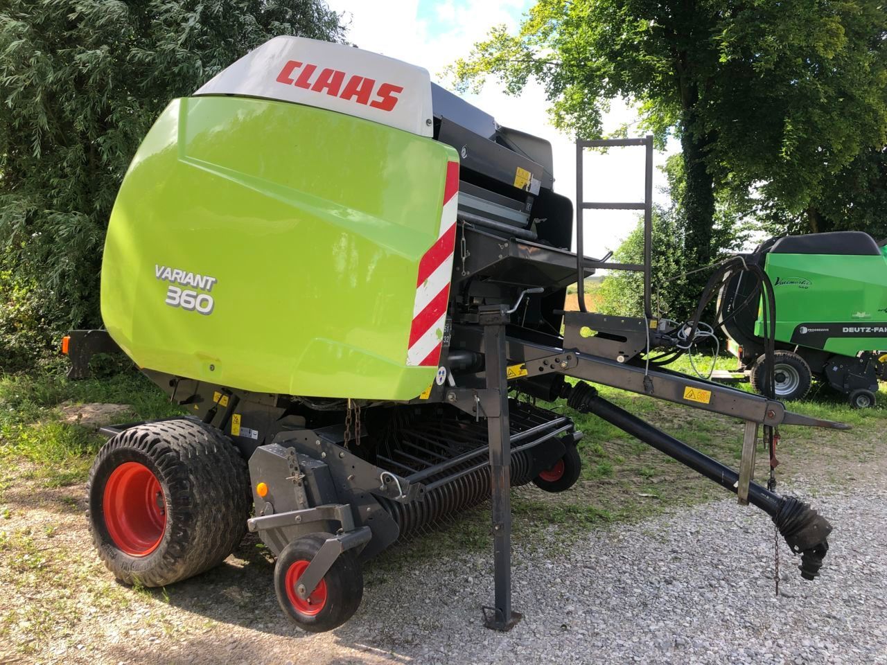 E-FARM: Claas Variant 360 RC - Baler - id IE5NAJR - €15,000 - Year of construction: 2008 - Total number of bales produced: 12,000,France