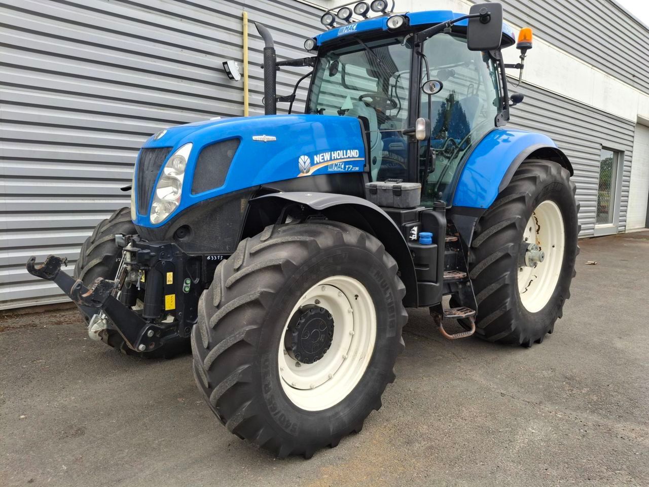E-FARM: New Holland T7.235 - Tracteur - id W9YDDQJ - 62 000 € - Année: 2013 - Lecture du nombre d'heure: 4 770,Puissance du moteur (chevaux): 185,France
