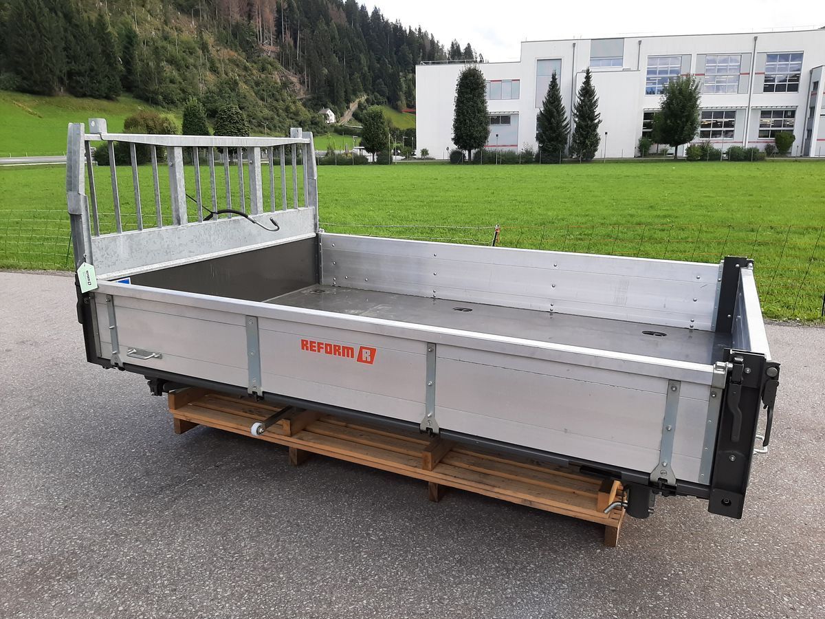REFORM kommunal aufbau dreiseitenkipper Motor vehicle €9,992