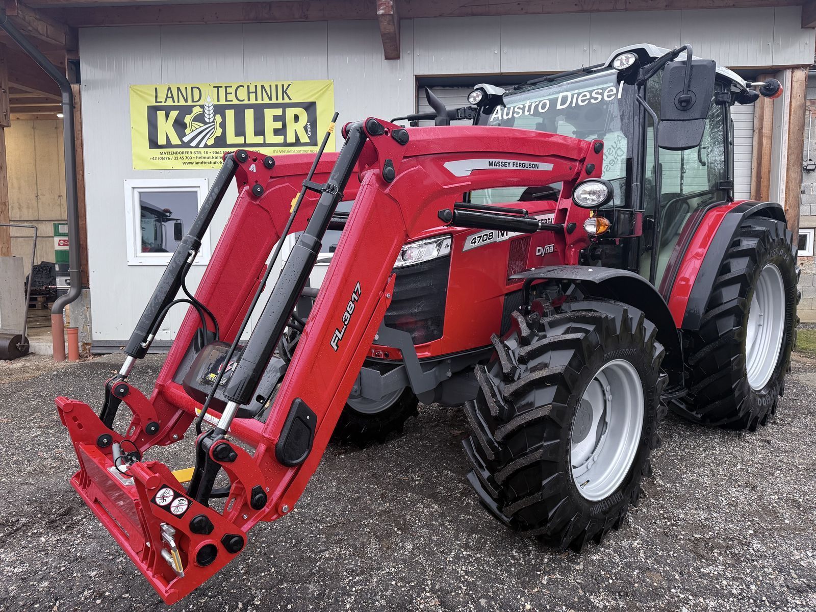 Massey Ferguson 4708 M Traktor