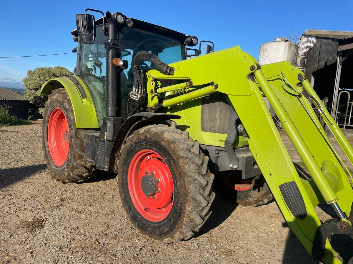 Claas Arion 430 Tractor €45,000