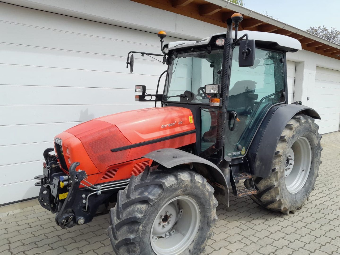 E-FARM: SAME Dorado 3 100 - Tractor - id HWV5MHR - €37,667 - Year of construction: 2012 - Engine hours: 2,392,Engine power (HP): 100,Austria