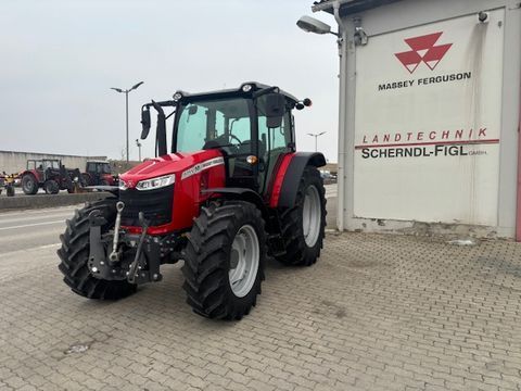 Massey Ferguson 5711 M Tractor 64.900 EUR