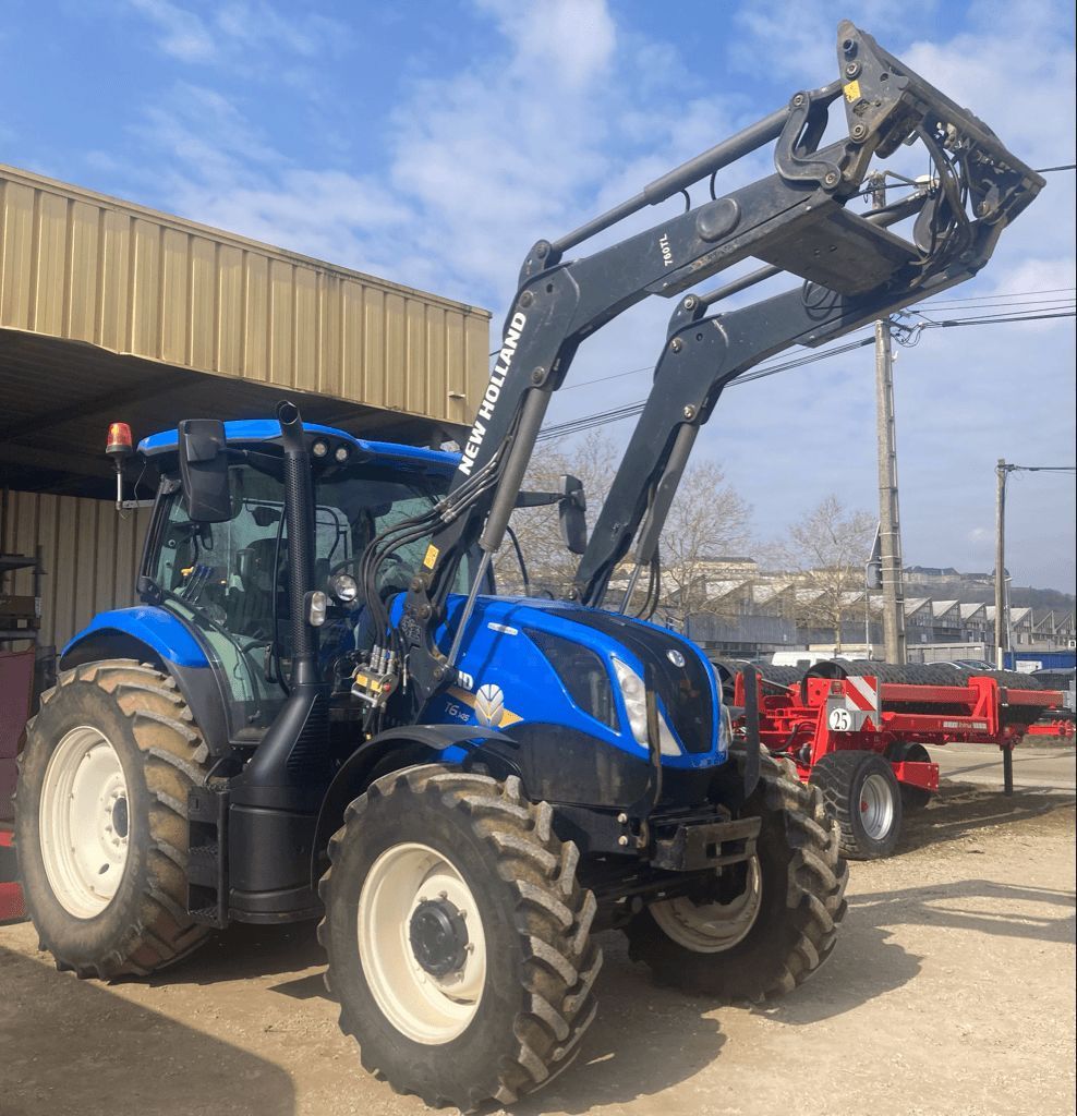 E-FARM: New Holland T6.145 - Трактор - id IWUSTPT - 60 000 € - Година на построяване: 2018 - Работни часове на двигателя: 4550,Мощност на двигателя (HP): 116,Франция