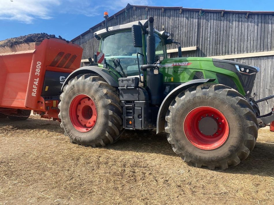 E-FARM: Fendt 933 Vario ProfiPlus - Tractor - id N8PBBCW - 218.000 € - Año: 2023 - Horas: 1617,Potencia del motor: 330,Francia