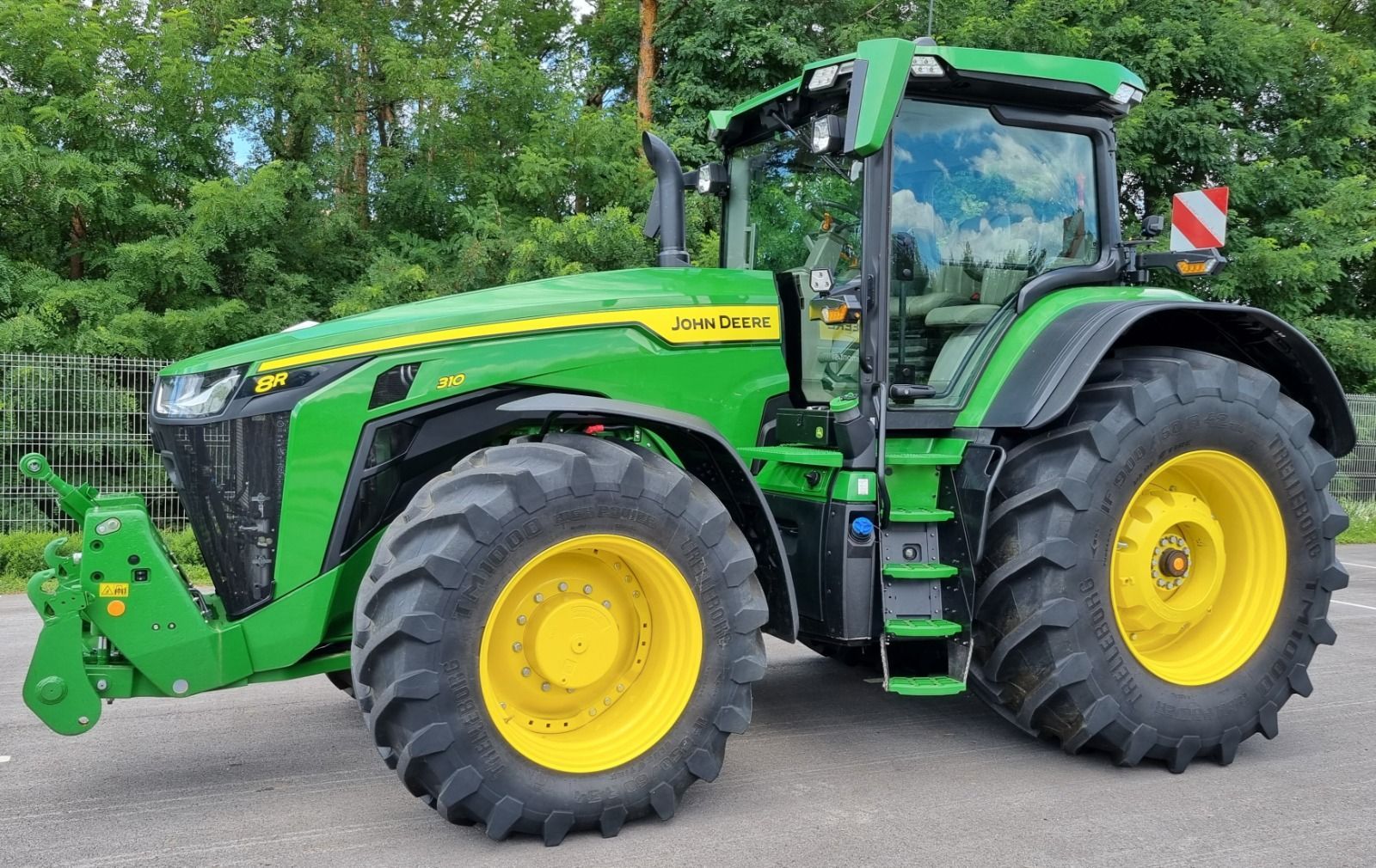John Deere 8R 310 Tractor €227,000