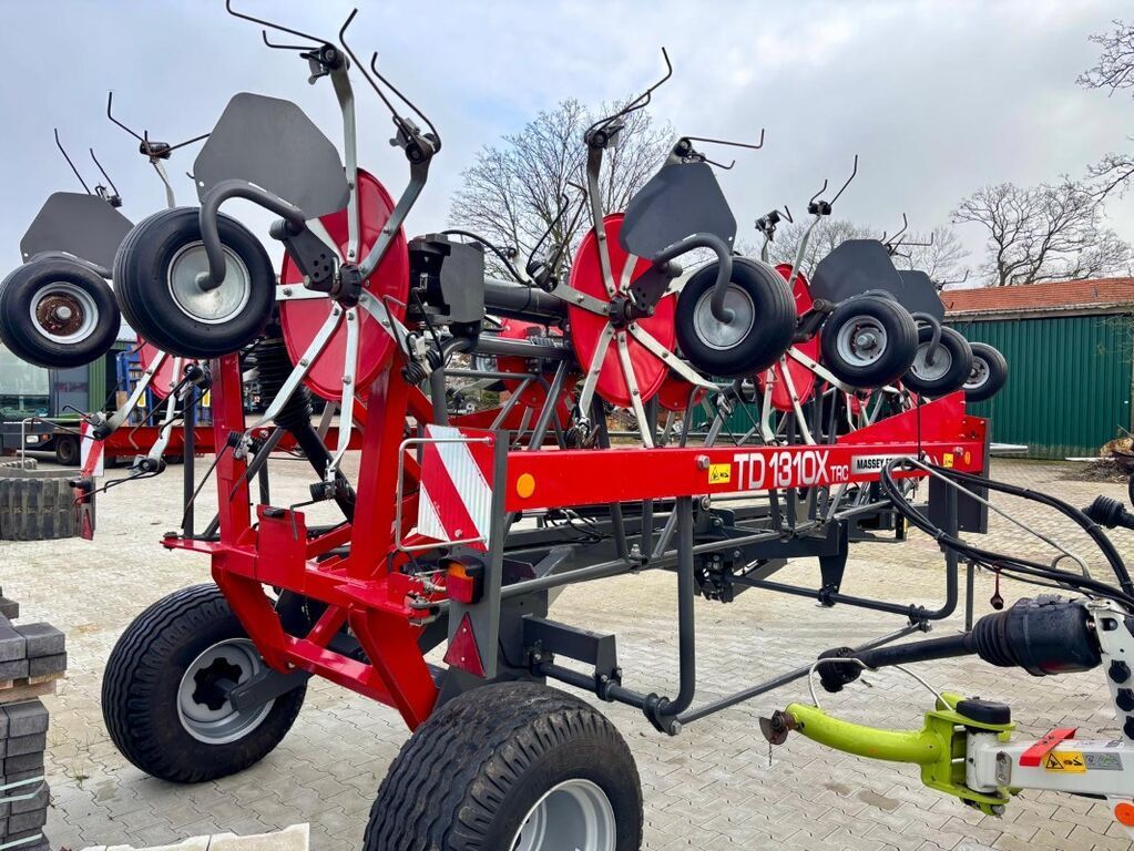 E-FARM: Massey Ferguson TD1310X TRC - Tedder - id ZZASLPF - €33,530 - Year of construction: 2022 - Germany