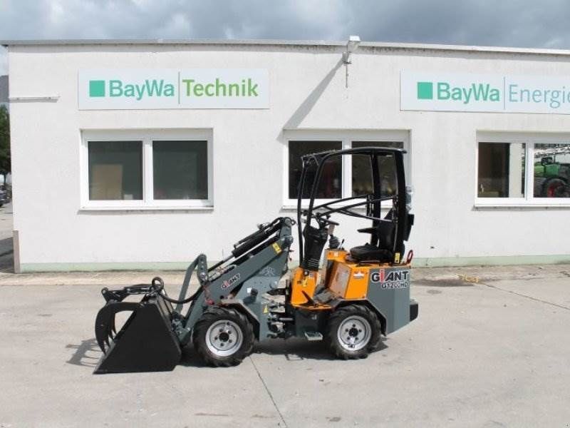 E-FARM: Giant g 1200 - Csúszókerekes rakodógép - id RE1Q1C4 - 24 000 EUR - Gyártási év: 2023 - Németország