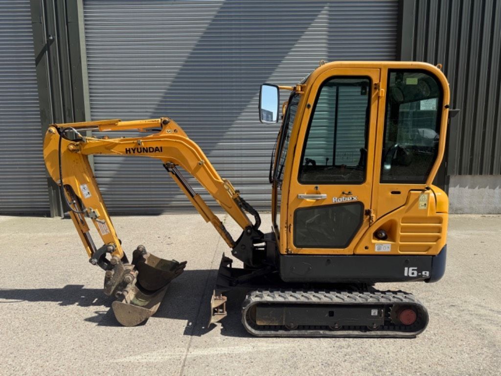 HYUNDAI robex 16-9 Mini excavator €11,021