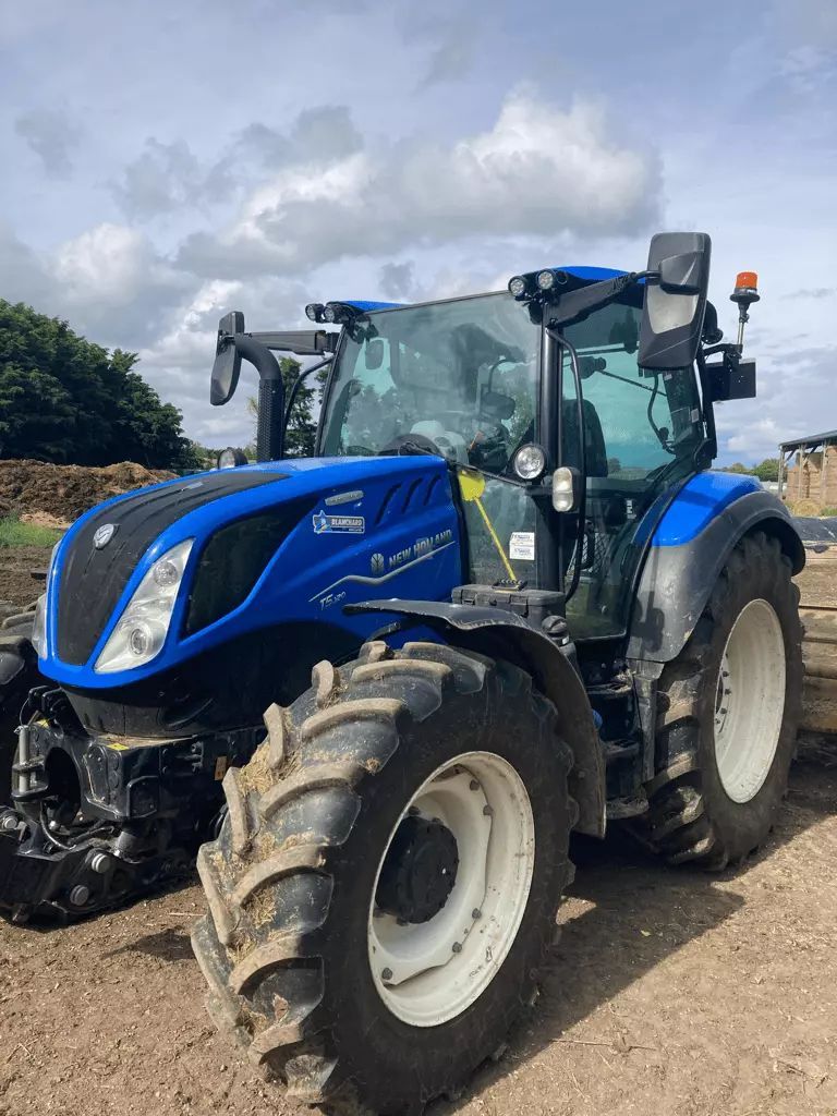 E-FARM: New Holland T5.120 - Tractor - id 9FHC6WD - 80.000 € - Año: 2022 - Horas: 257,Francia